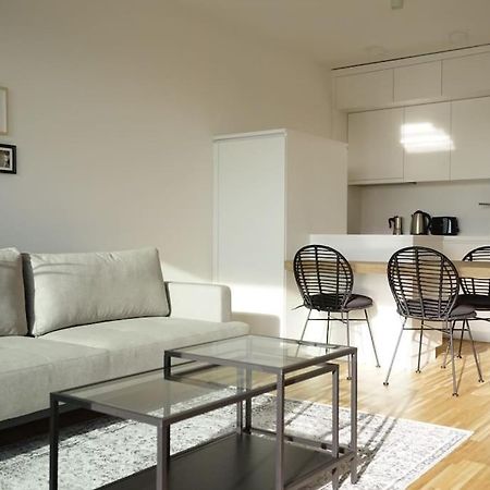 Apartment With Terrace Near Metro Station And Spa Viena Exterior foto