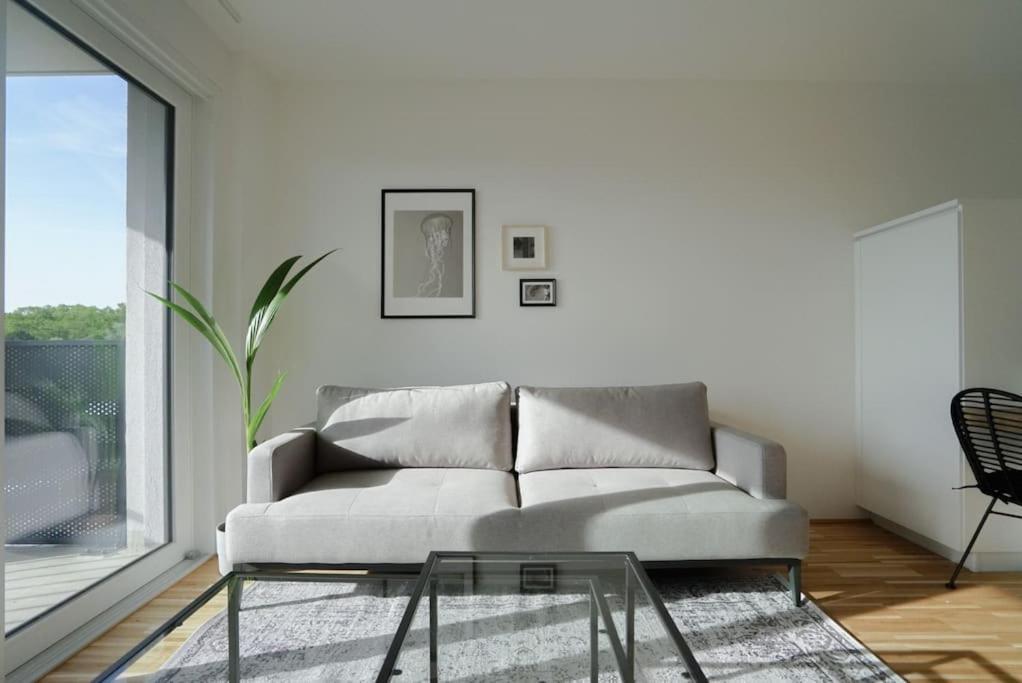 Apartment With Terrace Near Metro Station And Spa Viena Exterior foto